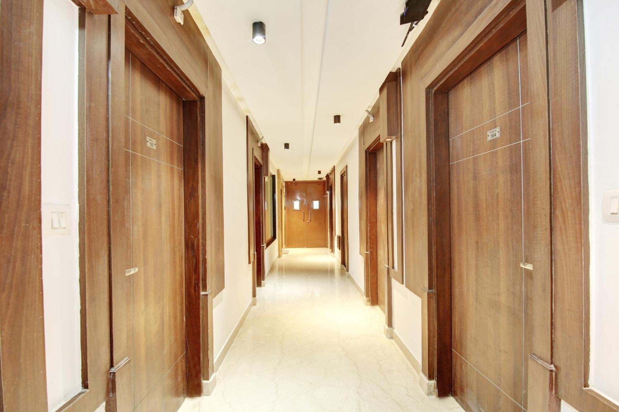 Hotel Neu Villa - Near Connaught Place & New Delhi Railway Station Ню Делхи Екстериор снимка